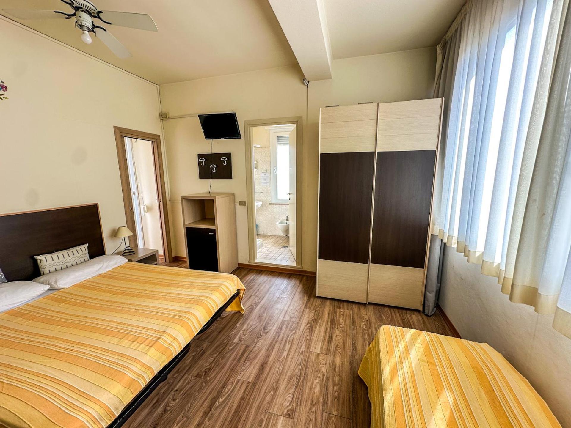 Hotel &